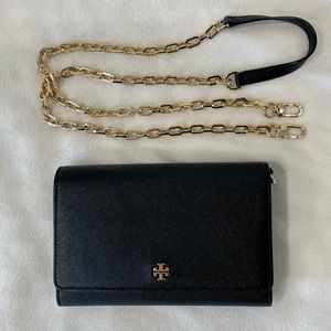 Tory Burch Emerson Chain Wallet in Black